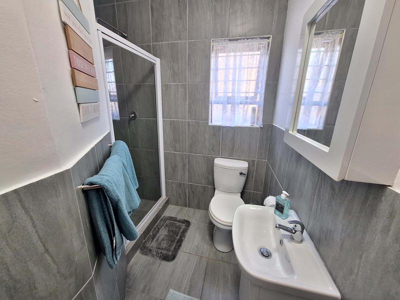 7 Bedroom Property for Sale in Bay View Western Cape
